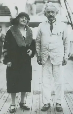 Einstein y su mujer